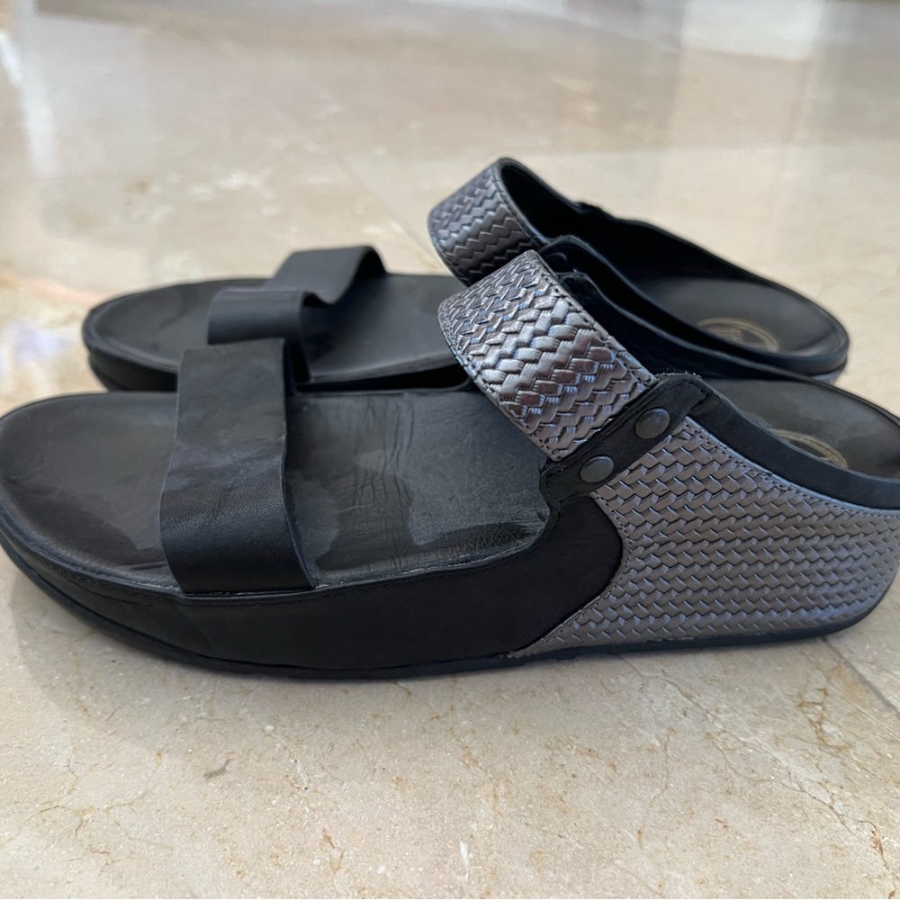 FitFlop Black and silver sandal 9
